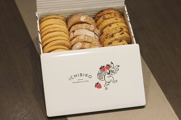ICHIBIKO さんの クッキー 秋果子 缶内部の写真
