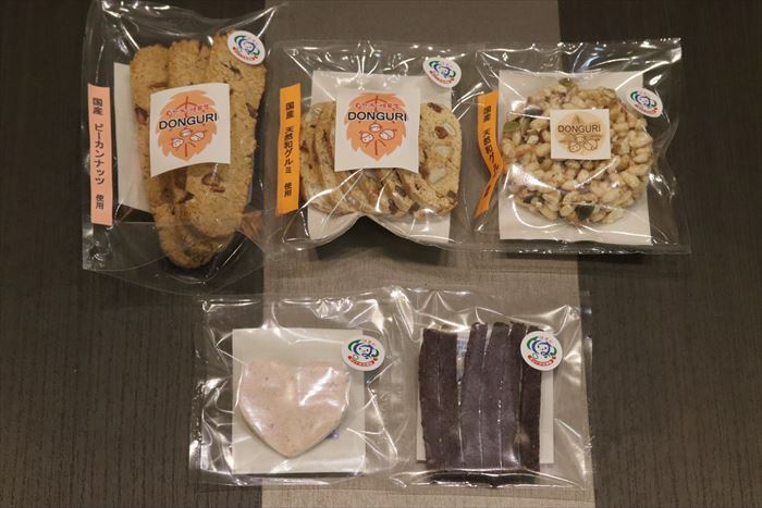 島根県浜田市旭町 どんぐり山の自然農園 おやまの工房 DONGURI さんの 焼き菓子の写真